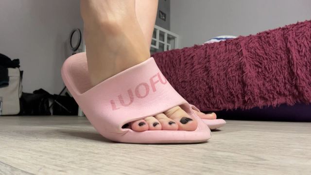 Slippers and feet!