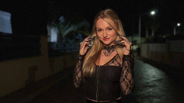 Halloween-Nacht eskaliert! Mit Creampie-Pussy zum nächsten F